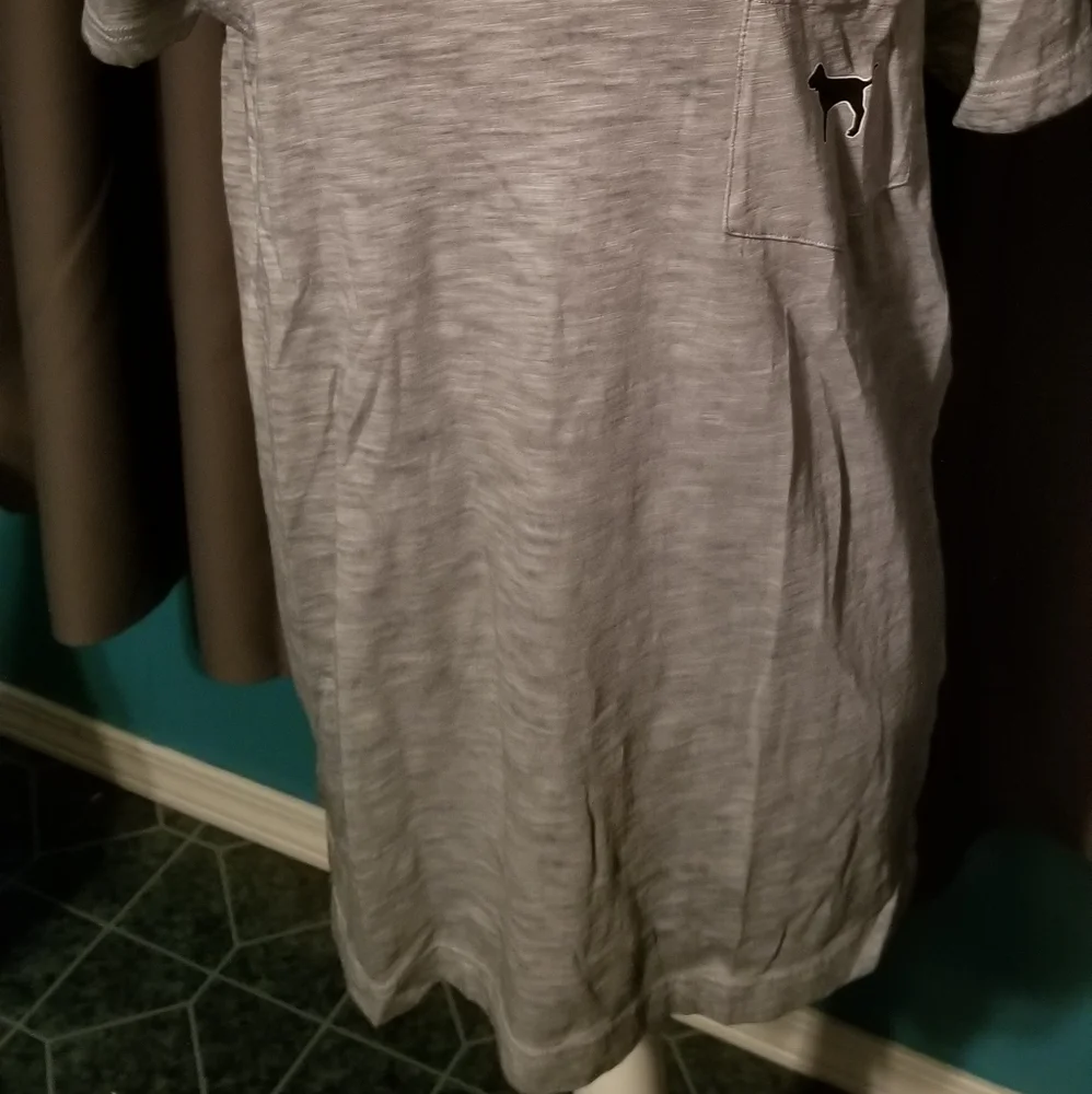 NWOT VINTAGE VS PINK SHORT SLEEVE TEE. KINDA MARLED COLOR. - Picture 2 of 5